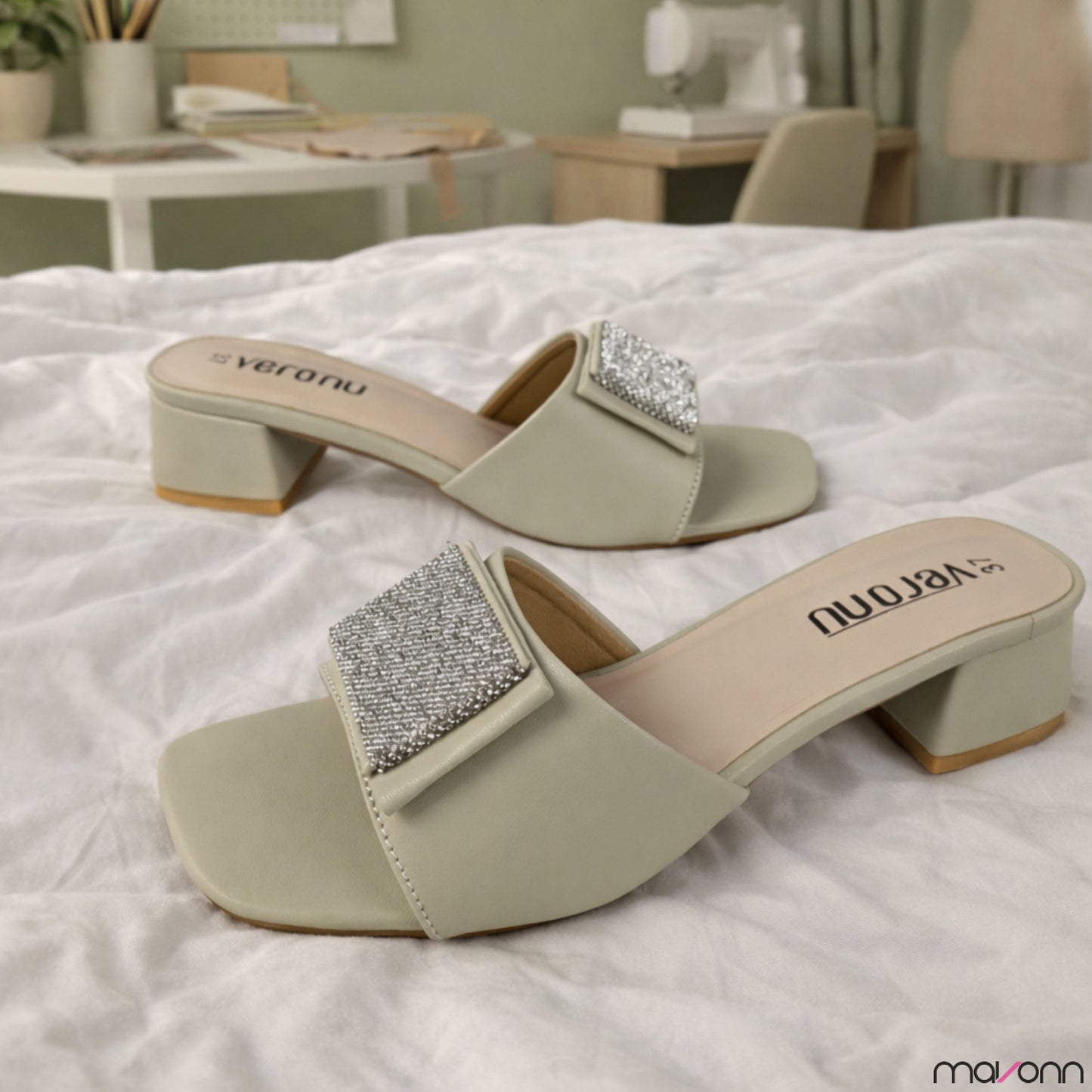 Veronu Luxe Step Women Slip-On