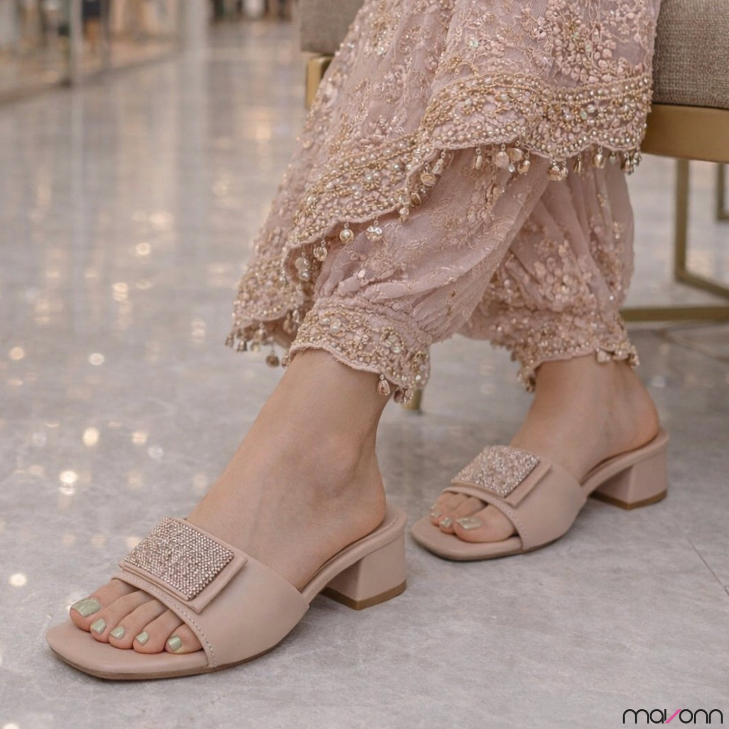 Veronu Luxe Step Women Slip-On