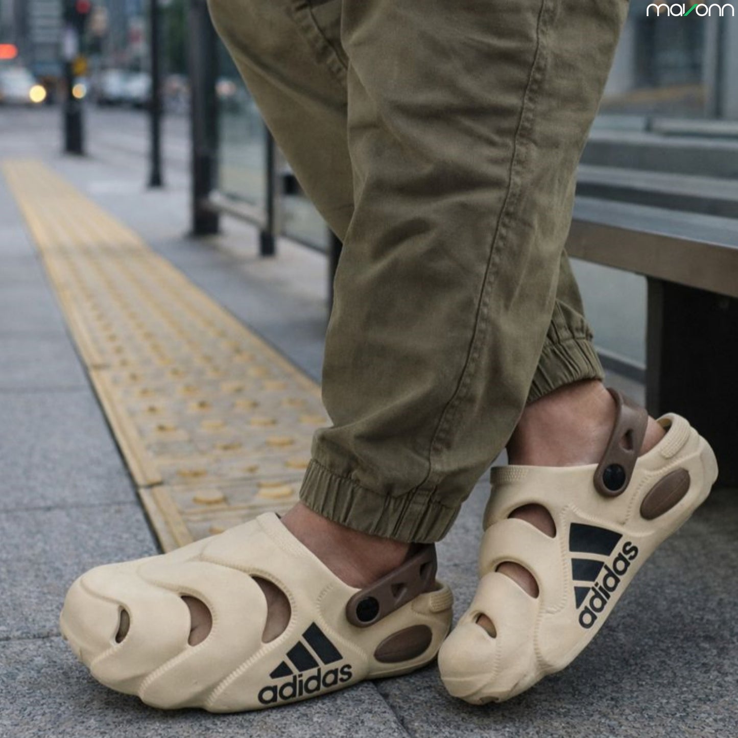 Mavonn Urban Void Clog 👟