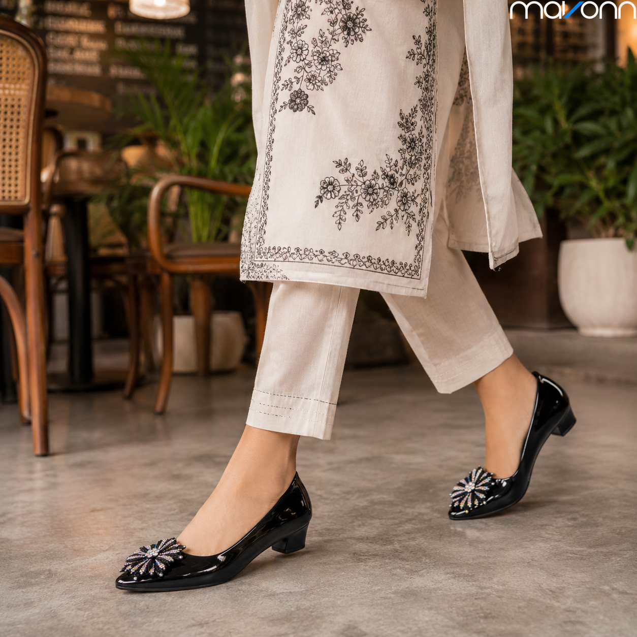 👠 Mavonn Crystal Bloom Semi Heel