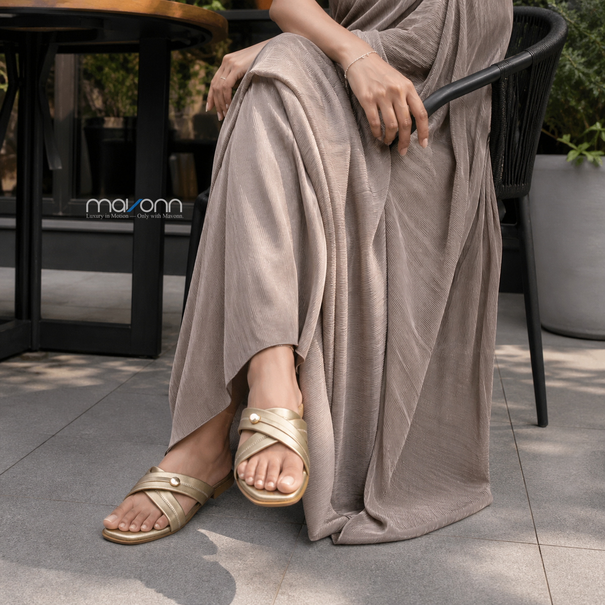 👡 Mavonn Cross Pearl Flats