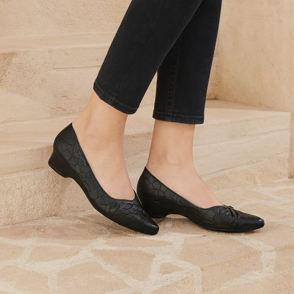 Women’s Textured Pointed Flats