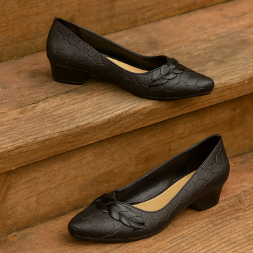 Women’s Textured Pointed Flats