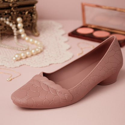 Women’s Textured Pointed Flats