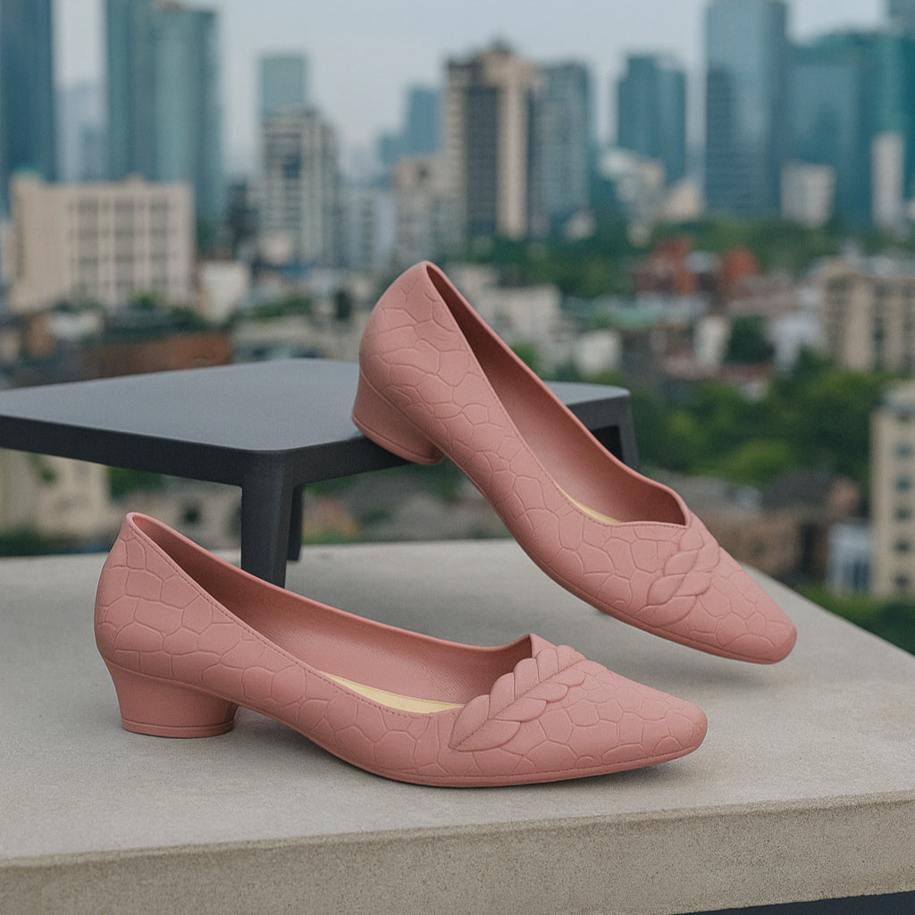 Women’s Textured Pointed Flats