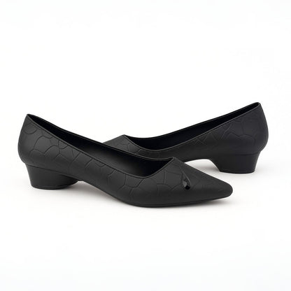 Women’s Textured Pointed Flats